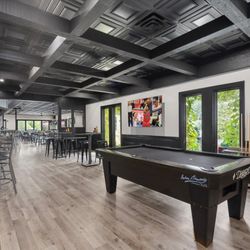 On Par Restaurant & Lounge