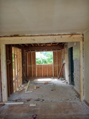 The Remodel Team Logo