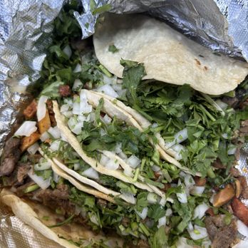 Tacos Super Gallito - What a squad! - Food Trucks Near Me - Los Angeles, California