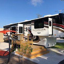 Majestic Oak Resort
