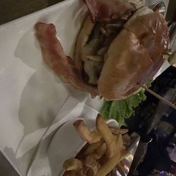 R Public House - Beer Bar Near Me - Chicago, Illinois R Public House - Beer Bar Near Me - Chicago, Illinois