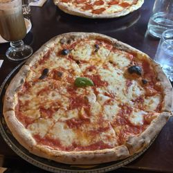 Woozza - Margherita pizza