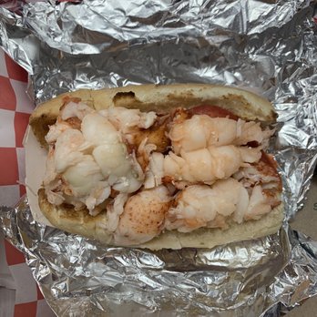 James Hook & Co - Large Lobster Roll with Butter - Seafood Near Me - Boston, Massachusetts
