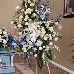 Margit Holakoui Florist