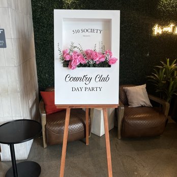 Triple B Balloons by Brittny - Flower Box Welcome Sign - Balloon Services Near Me Triple B Balloons by Brittny - Flower Box Welcome Sign - Balloon Services Near Me