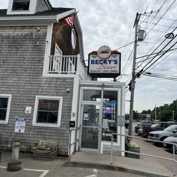 Becky's Diner - Wejście do knajpy. - American Near Me - Portland, Maine