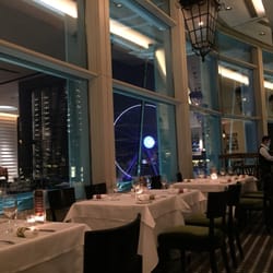 French Window Brasserie and Bar - The view of the harbor and Ferris wheel
