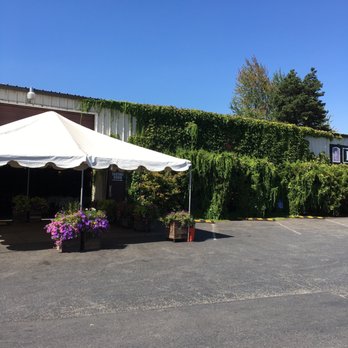 Eola Hills Wine Cellars - Wineries Near Me - Rickreall, Oregon Eola Hills Wine Cellars - Wineries Near Me - Rickreall, Oregon