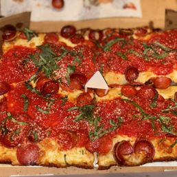 Detroit Red Top Pizza