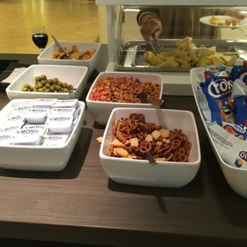 Aspire Lounge 26 - The loooove snack is a little ol place where. Weeee can get! to! getherrrrrr! Love snack baaaayyybbbyyy - Airport Lounges Near Me - Schiphol, New Hampshire
