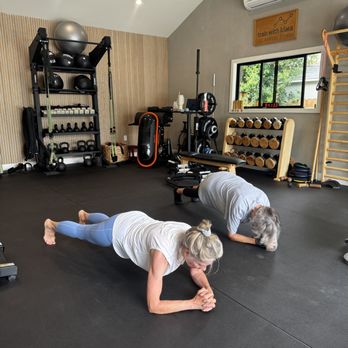 Train With Kiara - Trainers Near Me - Thousand Oaks, California