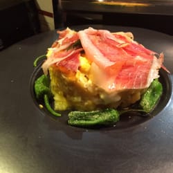 Casa Peto - Huevos rotos con jamón