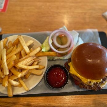 Applebee's Grill + Bar - American cheese burger - American Near Me - Mayaguez, Puerto Rico Applebee's Grill + Bar - American cheese burger - American Near Me - Mayaguez, Puerto Rico