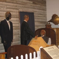 Jesse James Wax Museum - Olde James