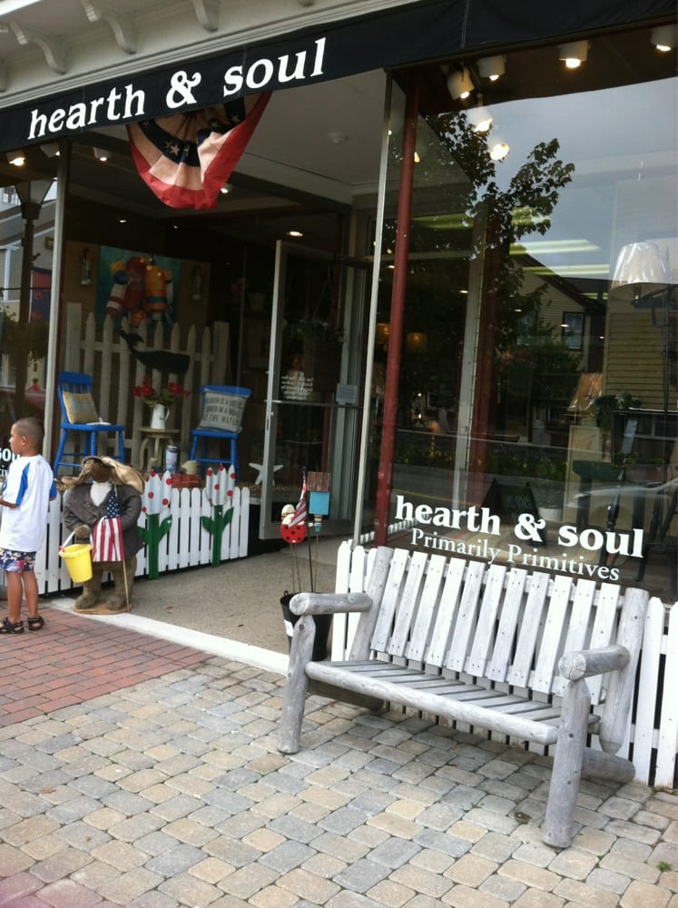 HEARTH & SOUL Updated October 2024 35 Main St, Kennebunk, Maine