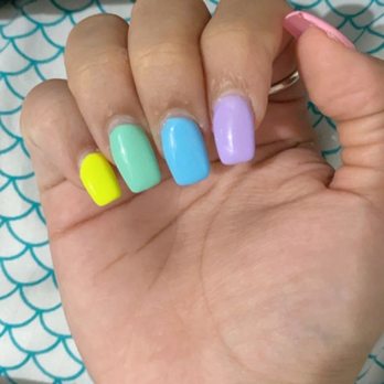 Queen Nails - right hand not neat - Nail Salons Near Me - Berwyn, Illinois