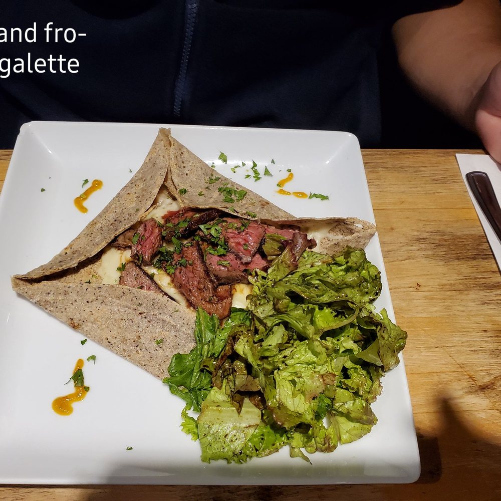 Bistro Lamifa - Steak and cheese crepe meal - Bistros Near Me - Montreal, Quebec