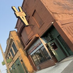 Vicki's Bar-B-Q - Outside entrance