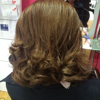 Denisa Belleza - Pelazo años 60 - Hair Salons Near Me - València, V Denisa Belleza - Pelazo años 60 - Hair Salons Near Me - València, V