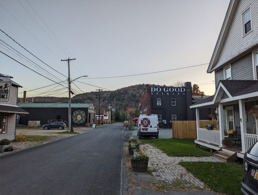 Do Good Spirits by null