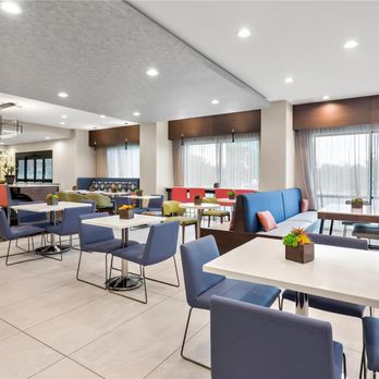 Hampton Inn Huntley Chicago - Breakfast Area - Hotels Near Me - Huntley, Illinois Hampton Inn Huntley Chicago - Breakfast Area - Hotels Near Me - Huntley, Illinois