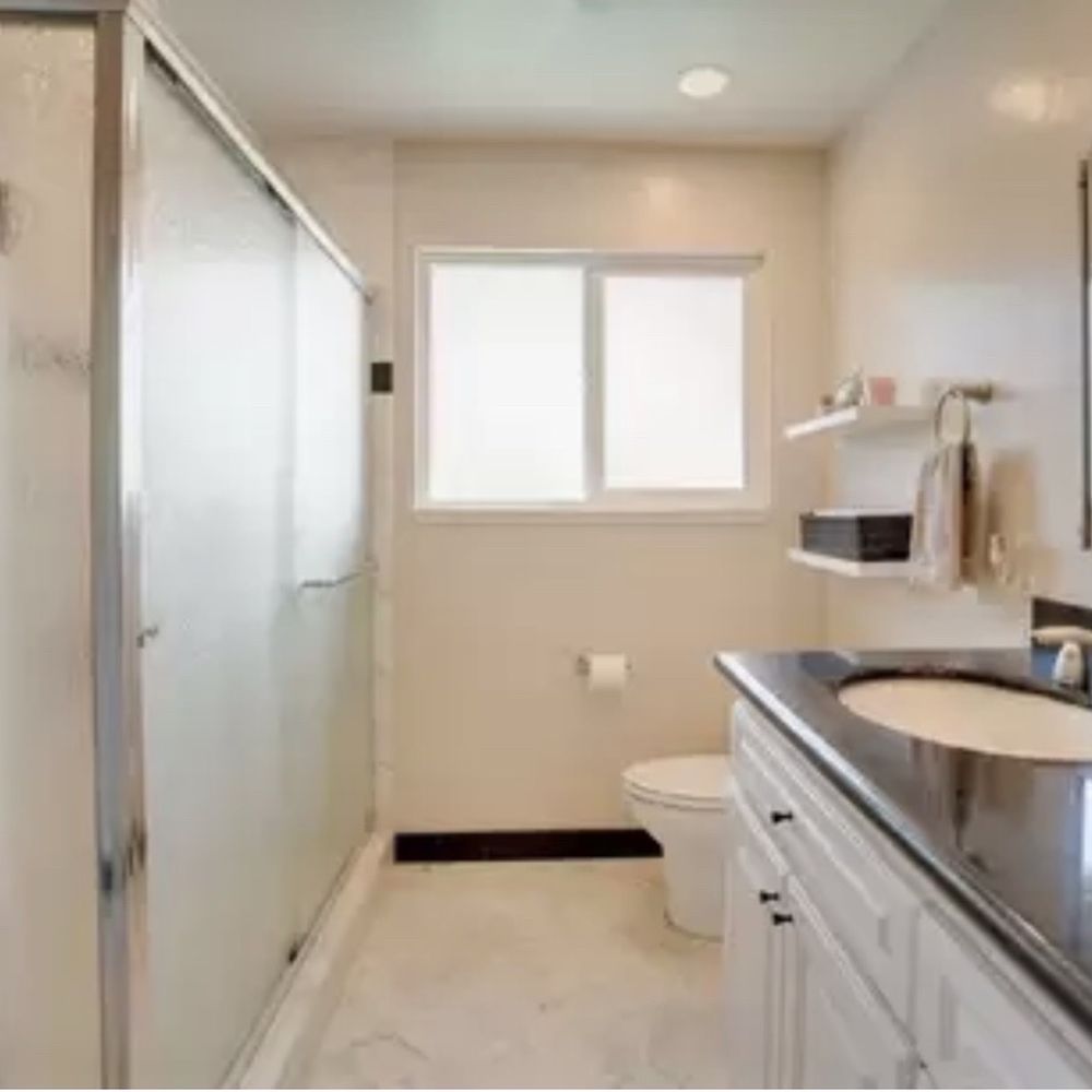 Top Remodeling & Design - Before - Master Bath - General Contractors Near Me - Walnut Creek, California Top Remodeling & Design - Before - Master Bath - General Contractors Near Me - Walnut Creek, California