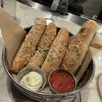 Good Times Cafe - Garlic breadsticks - American Near Me - Cabazon, California