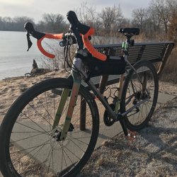 Bad Dog Bikes - Cycling around Fremont Lakes