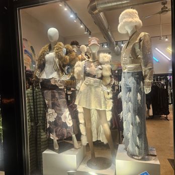 AKIRA - Women's Clothing Near Me - Chicago, Illinois AKIRA - Women's Clothing Near Me - Chicago, Illinois