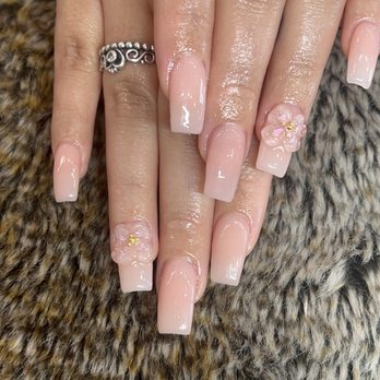 Levon Nail Lounge - Nail Salons Near Me - Upland, California