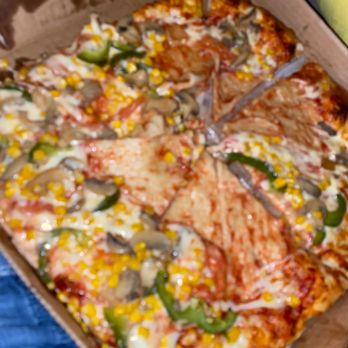 La Broa' Pizzeria - Pizza De Vegetales Segun Ellos - Salad Near Me - Providence, Rhode Island