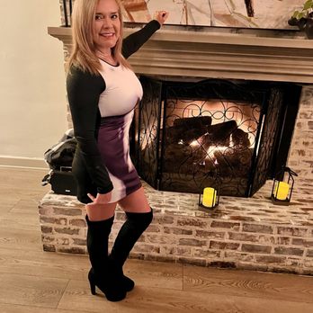 Orange Hill Restaurant & Events - Waiting for our table - Steakhouses Near Me - Orange, California