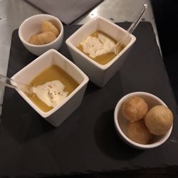 Le Bistronome - Amuse bouche, petit velouté de potiron, parfait pour se mettre en appétit.
