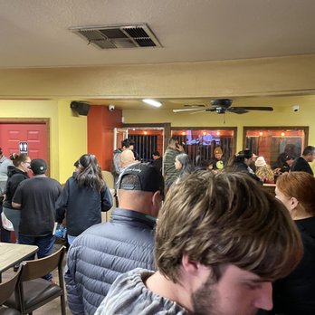 Best Bar-BQ - Crowded - Barbeque Near Me - Santa Paula, California Best Bar-BQ - Crowded - Barbeque Near Me - Santa Paula, California