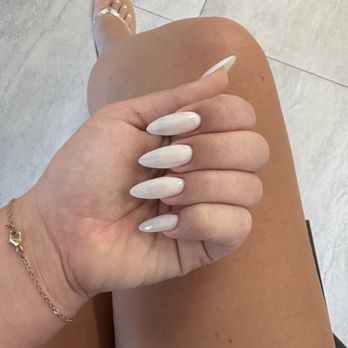 Milavu Nail Studio - Nail Salons Near Me - Orange, California