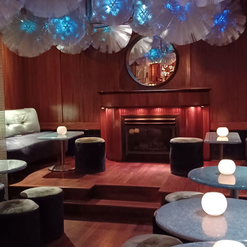 Blue Line Lounge & Grill - Beautiful bar! - Lounges Near Me - Chicago, Illinois