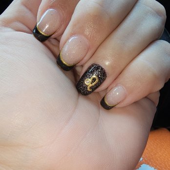 Clayton Nail Spa - Really wish you could see the full outline better but guess she liked this better - Nail Salons Near Me - Clayton, Missouri Clayton Nail Spa - Really wish you could see the full outline better but guess she liked this better - Nail Salons Near Me - Clayton, Missouri