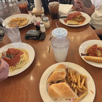 Pasghetti's - Everyone's food - Italian Near Me - Branson, Missouri Pasghetti's - Everyone's food - Italian Near Me - Branson, Missouri