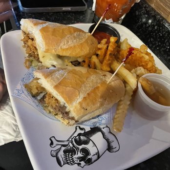 Guy Fieri's - Looks not bad but looks are Deceiving. - American Near Me - Cancún, ROO