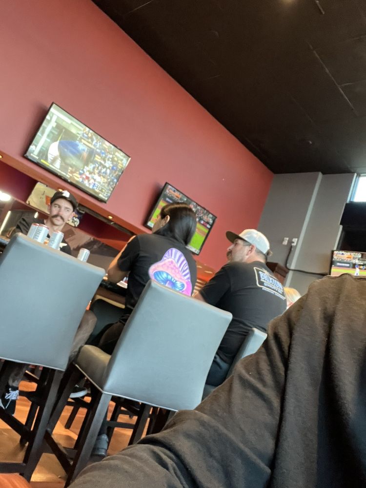 Oggi's Pizza & Brewing College Area — College Area