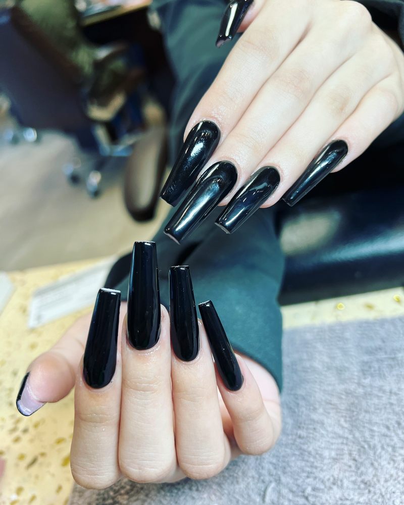 Kelvinnguyen Nail Logo