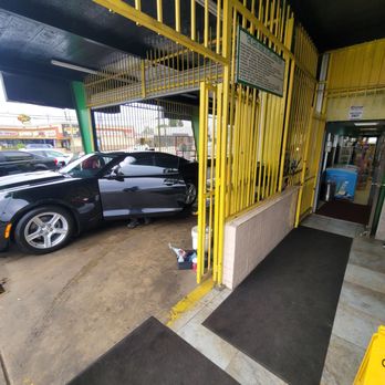NCM CARWASH - When the car finishes the wash machine they stop the machine and clean the interior.  Very inefficient - Auto Detailing Near Me - Los Angeles, California