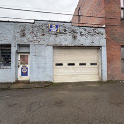 Davis Auto Repair - Front of Davis Auto Repair Shop in Salem, WV.
