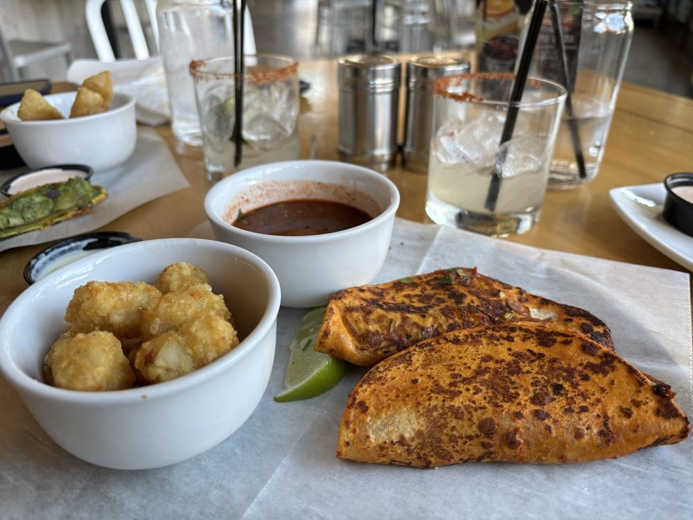 Taqueria Tsunami