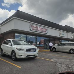 Davis Bakery & Deli - Exterior