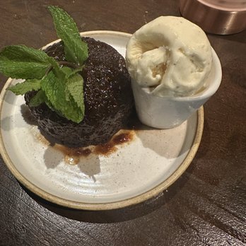 The Coal Hole - Sticky toffee pudding - Pubs Near Me - London, XGL The Coal Hole - Sticky toffee pudding - Pubs Near Me - London, XGL