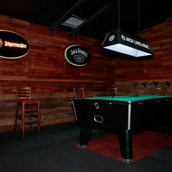 The Grosvenor The Valley - Pool Table