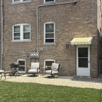 BLC Landscape Contractors - Clean Sleek Zero Maintenance Design - Landscape Architects or Designers Near Me - Berwyn, Illinois