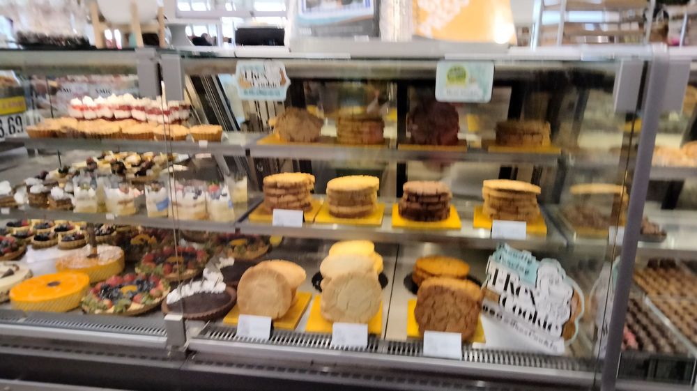 HYVEE Updated September 2024 496 Photos & 76 Reviews 9409 Zane