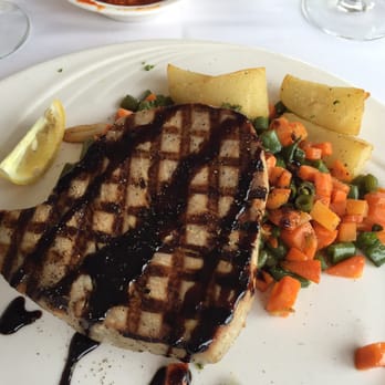 Cielo Restaurant - Tuna steak with mixed vegetables and balsamic reduction - Italian Near Me - Staten Island, New York